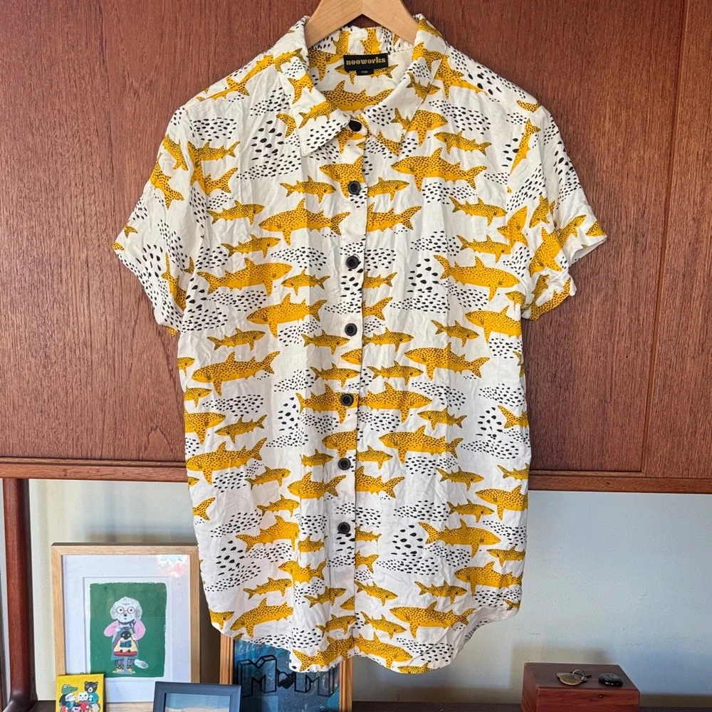 Nooworks Hard to Find Joyce Button Down Shirt - Yellow Sharks on White. Sz XL - Picture 2 of 9